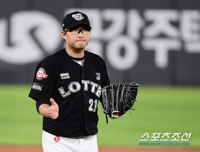 It was different today! Park Se-woong laughed for the first time in a long time. Instead of a tired bullpen, he pitched hard in 6 innings with 108 pitches 