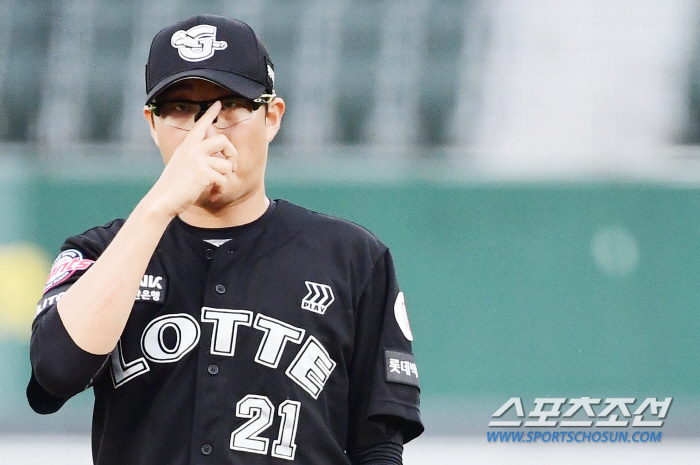 It was different today! Park Se-woong laughed for the first time in a long time. Instead of a tired bullpen, he pitched hard in 6 innings with 108 pitches 