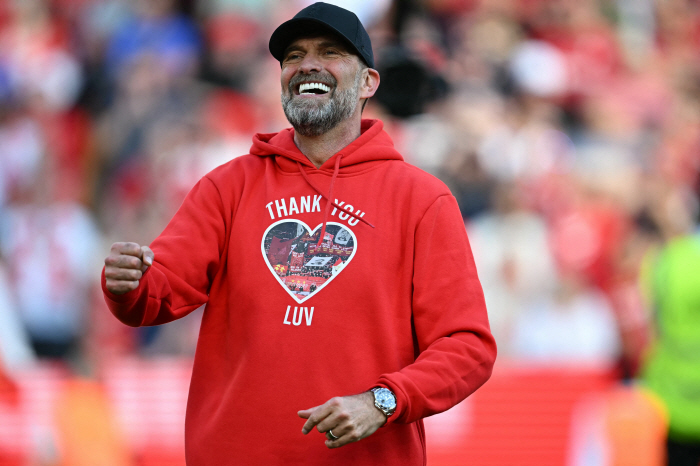 Manchester United will bring in the best fullback in the EPL after losing Klopp...'It's possible if the new director makes you unhappy.'