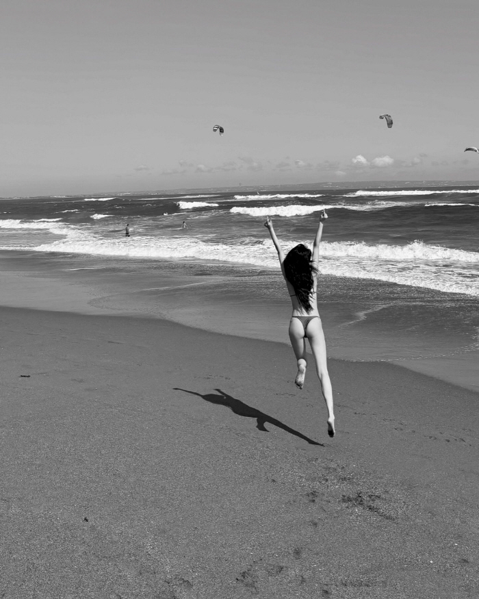  Where should I put my eyes? Nana's summer with a twist