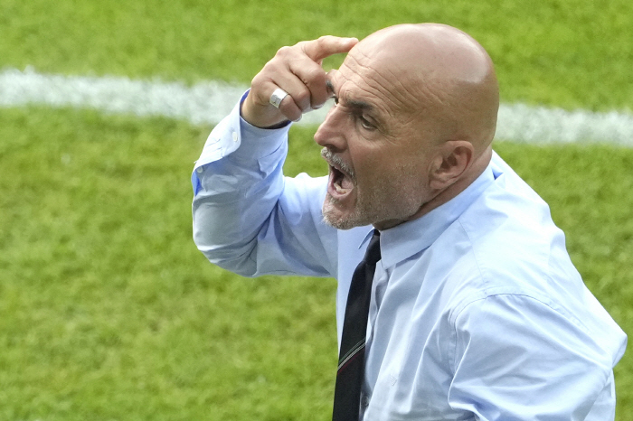  Italian coach Spaletti admits defeat 'We didn't play to our rhythm.'