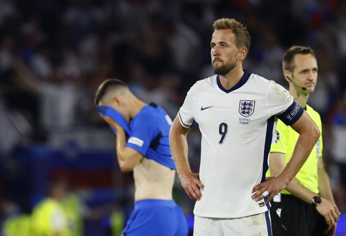 In Korea, Cha Bum-kun vs Son Heung-min fought.. England's Euro slump 'Legendary' Lineker vs 'Actual' Kane over-the-counter war → 'primitive criticism doesn't help.. Please cheer for us