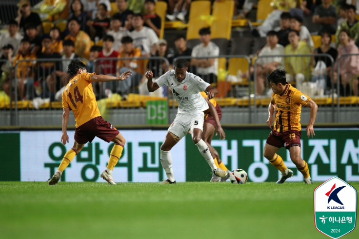 'Exclusion of the transfer snow Um Ji-sung → Gabriele's winning goal'Gwangju FC overpowered Jeju 2-1'Escape from losing consecutive games Jump 7th place'