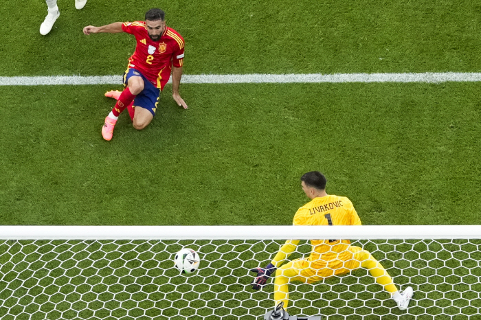 'Hold up potatoes, hung up games, too.''Son Heung-min's Same Age' gained his first euro opportunity through hard work'