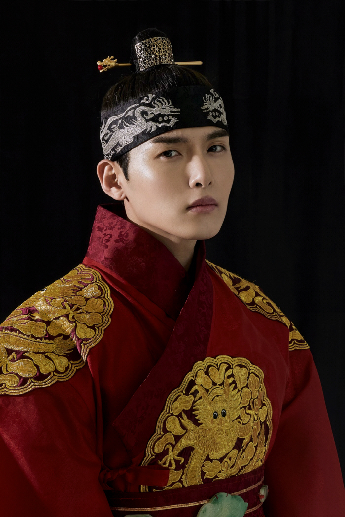 Ryeowook also performed a unique transformation historical musical in the DIMF's official invitation musical 'Prince Daejeon'