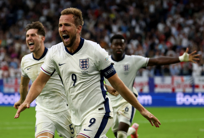 'The biggest surprise in the tournament...' Almost burst in the round of 16...'Worst 90 mins'→'Dramatic upset'England advances to the quarterfinals' with a 2-1 come-from-behind victory over Slovakia'