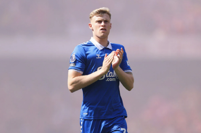 Brandthwaite, the only defender who is rumored to be transferred to Tottenham, is the key to price adjustment