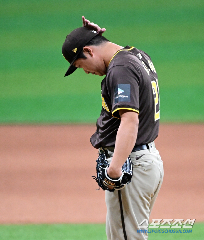 'But the home run wasn't hit well.'He's throwing the ball up in the middle, Ko Woo-seok, 2 runs in 2 innings...The average fastball is 148.4km