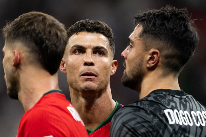 Ronaldo's Tears → 120-Minute Life Theater