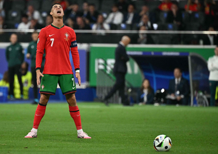 At that moment! Ronaldo was also a WALKLE. 英 media '3 tears Ronaldo has the lowest penalty shootout heart rate'