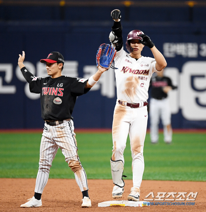 Heysus 10 wins  All-Star captain duo 4 RBIs joint Kiwoom, 4-1 win → 6 consecutive wins. LG Heysus alone lost 3-19 innings and scored 1 point 