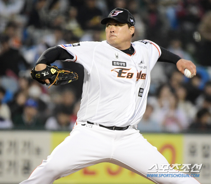 'The mustache best friend's blow, the monster collapsed' KT's five-game winning streak...Hanwha's three-game losing streak 