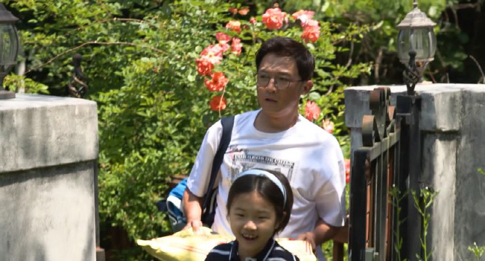 Ahn Jae-wook, it's been a long time since I came to my parents' house. I feel my father's void. I miss him