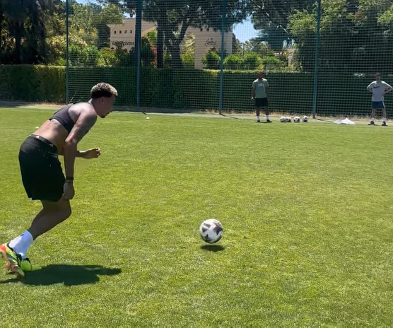 'Are we back to the DESK days?'...'A genius who collapsed'SON best friend reveals short hair  a completely different update'→ Fans should come to Tottenham'