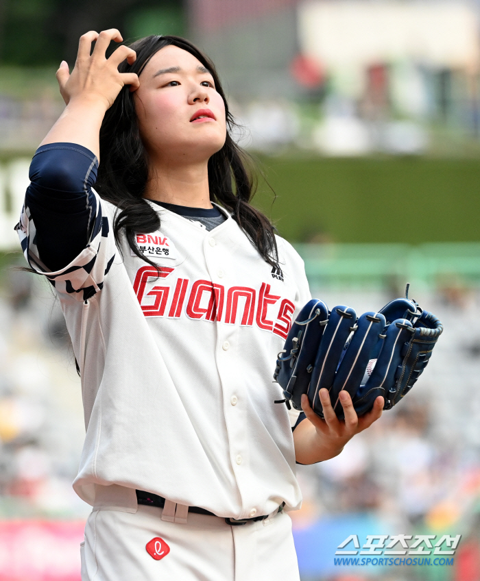 'For the second consecutive year, see you at Lotte on the same day.' All-star appearances, The Devil' promised a laugh