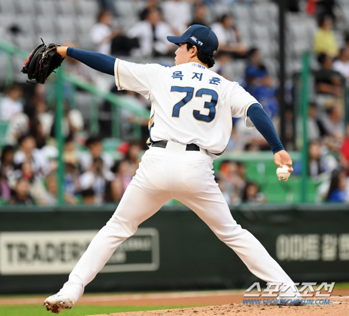 'I shouted 'Awesome' in the jjimjilbang and watched it. 'Are you good at baseball?'' The boy who asked, even the performance was brilliant 'Future Star Festival'