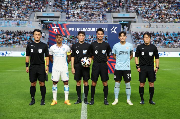 '6 goals → 2 players manager's exit' Daegu and Pohang, 10 to 10 bloodshed → 3-3 draw after a slugfest, and the lead is in the end 'main focus'