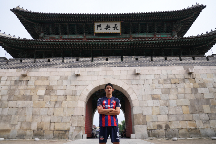 Suwon FC recruited Ahn Byung-joon in a surprise move