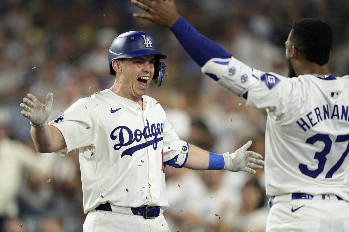 What is this on my birthday? Including Ohtani's previous day, six consecutive strikeouts, no hits in five at-bats...Dodgers overpower Smith 3 home runs, MIL 8-5