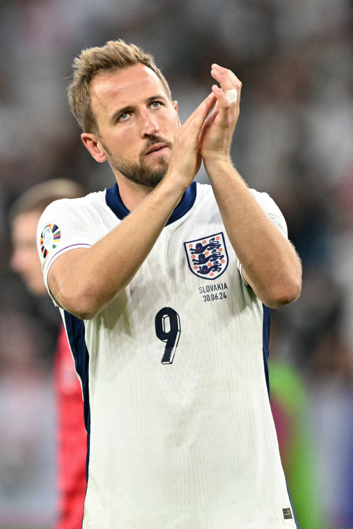 'What kind of charm is that?' Foden then Kane also defended Southgate 'At the end of the day, the players' fault, he is the most successful manager in England's history'