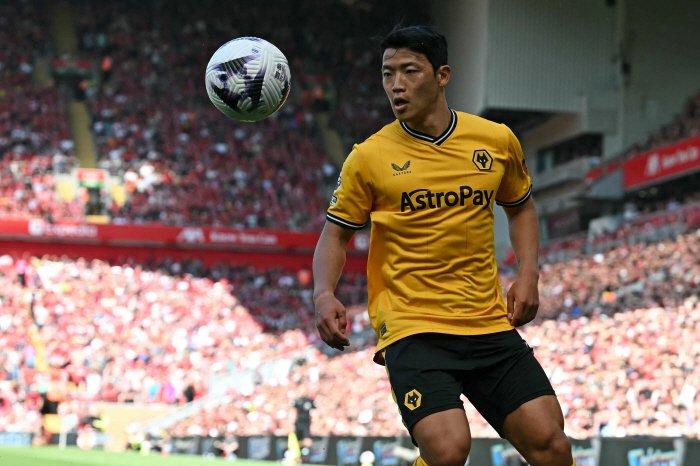 'Will the offense be decomposed in the air?' Rumor of Hwang Hee-chan-Marceu transfer → Ace to SON's side?...'Definitely on the list'
