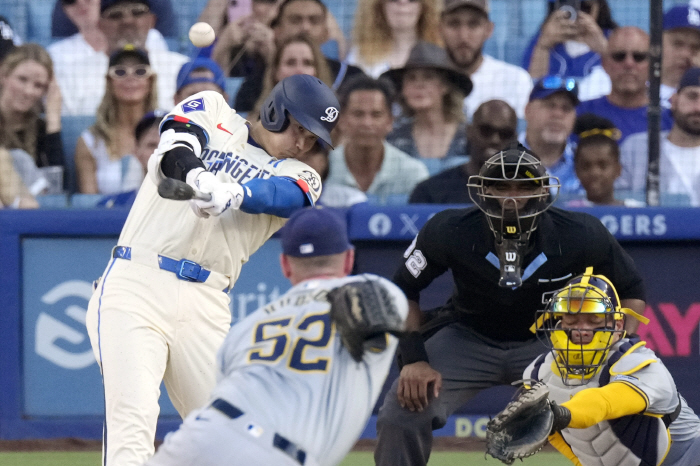 3rd milestone in history, if you want to know who Ohtani is? Watch the game against Milwaukee on July 7, 2024
