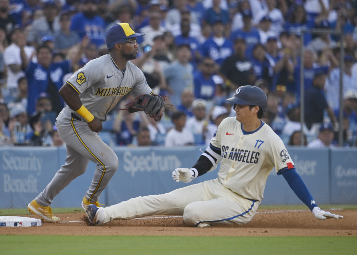 3rd milestone in history, if you want to know who Ohtani is? Watch the game against Milwaukee on July 7, 2024