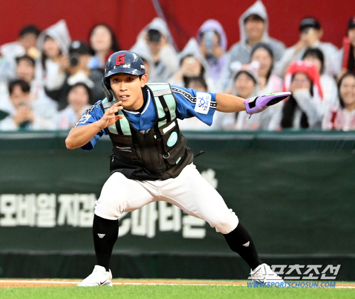 Careful care that even took care of the injured player'If you're going to do it properly'My younger brother's advice, even helped the sky'Mahwang DAY'