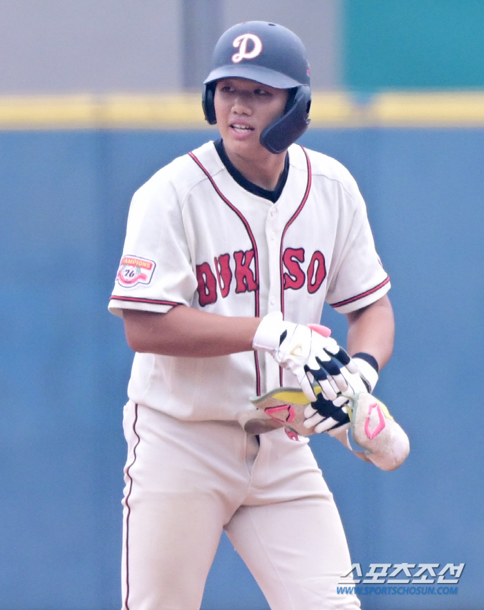Deoksu and Cheongryonggi won three consecutive competitions? 147km Kim Tae-hyung 7 innings of reverse pitching → 1st grader Um Jun-sang sweeps the final hit! 1R Seoul Dongsan High School's complete defeat. 