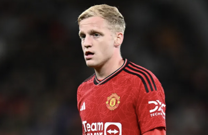 Even his teacher failed to save it'' Man Utd £35m'Pain Fingers', leaving for just €500,000