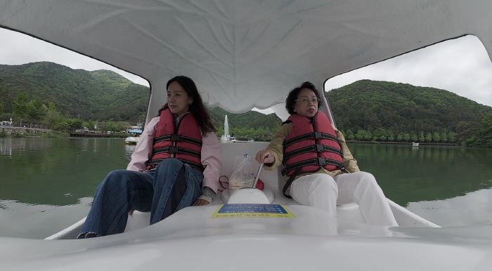 Lee Hyo-ri's 27th-year celebrity daughter has three requests ('Do you want to go on a trip?')
