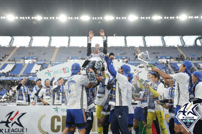 'No, right? No!' Coach Hong Myung-bo suddenly appeared in the national team, Ulsan HD fans shed tears of regret