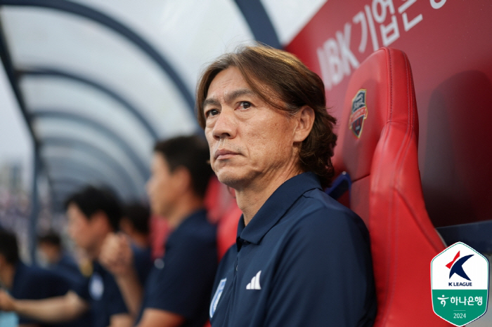  The Korea Football Association appoints Ulsan HD coach Hong Myung-bo as the next head coach of the A team