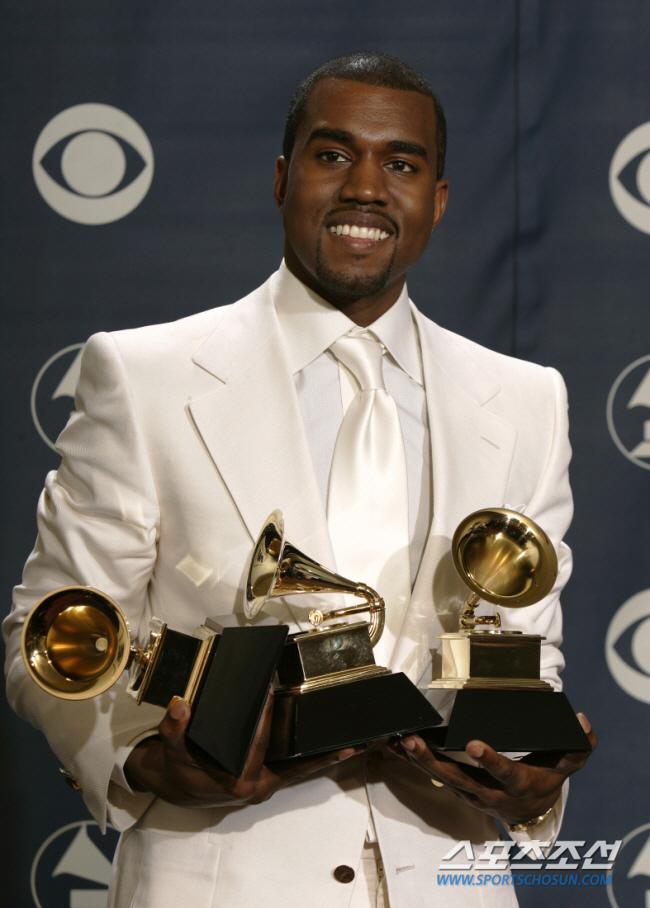  Kanye West finally meets in Goyang on the 23rd of next month for his first solo concert in Korea