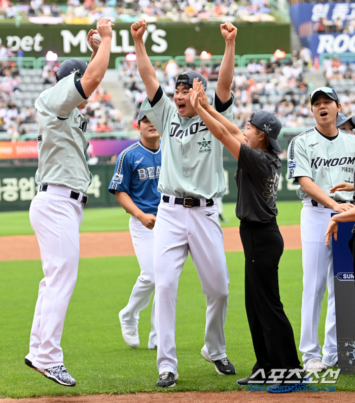 Release → Social baseball → Fostering → 2nd draft →★ This is human victory...11th-year pitcher's excitement 