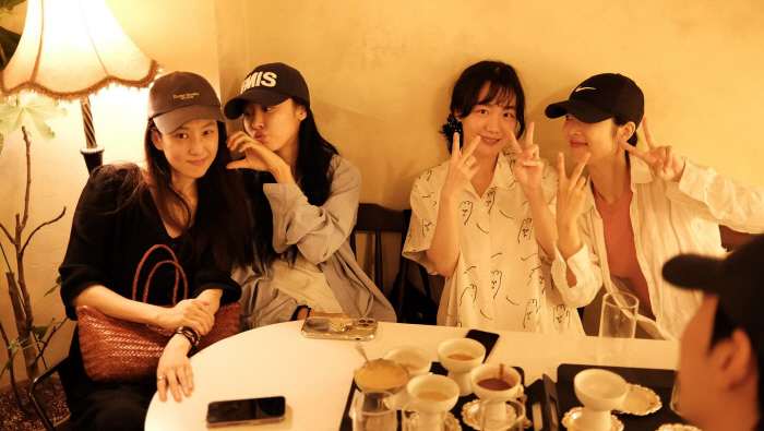  'I haven't graduated yet' Jung Ryeo Won X Wi Ha Jun 'Graduation' Outing with family 'We're sad about the weekend'