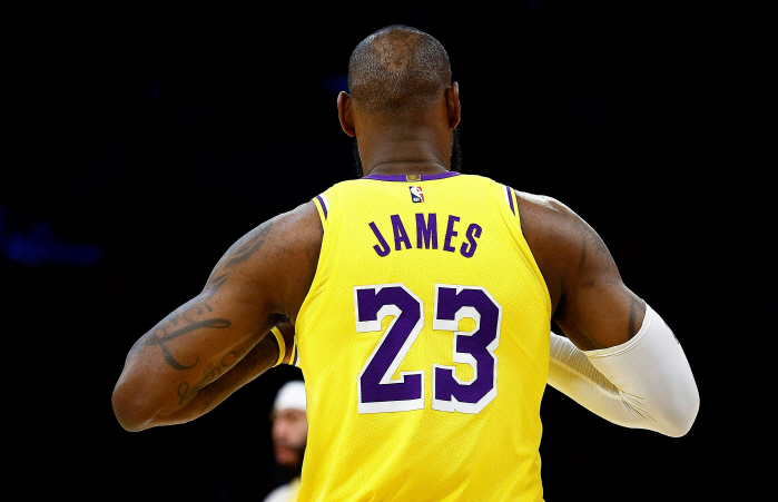 The trap of LeBron James. U.S. media 'L.A. Lakers under LeBron, let alone champion, have no normal western power.'