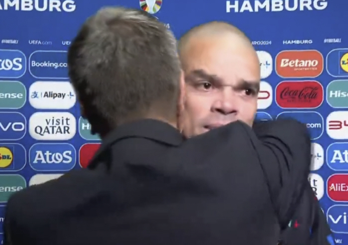'Trying hard to hold back the bursting tears...'Beyond the bullseye 'Euro main player  strong performance'→'It's ridiculous' Ronaldo's ending differently