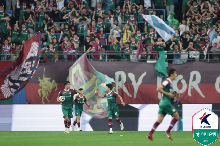 'Unexpectedly, the War of Destruction' No one laughed, 'Kim Joon-beom Theater Goal' Daejeon-Jeonbuk Draws 2-2 After Blood Clots 