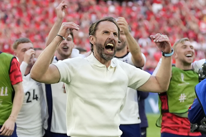 Go over the Orange Corps! England Southgate 'will it go down in history vs 8 years of achievement denied'