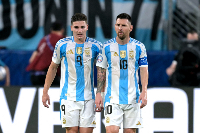 'It's the same as Ronaldo with zero goals? It's a counter-argument!'...'Messi net goal  POTM' Argentina defeated Canada 2-0 in the Copa semifinals → Third consecutive finals at major tournaments