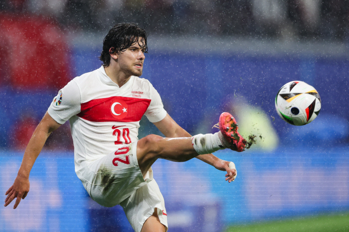 'Don't ever sell it! I'll write it down' Turkiye national team MF talks about transfer despite Mourinho's strong opposition