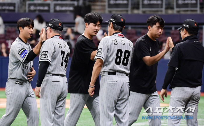 Hanwha avoided a fall in last place, but to go to fall baseball...You have to add detail