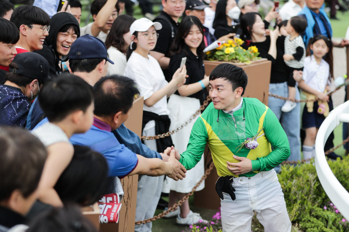  Who is the top two in Korean horse racing in the first half of 2024?