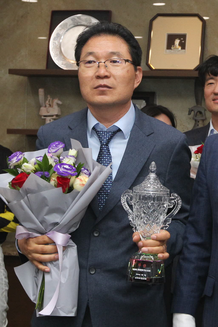  Who is the top two in Korean horse racing in the first half of 2024?