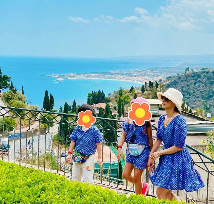 Jisung ♥ Lee Bo-young travels with her 9-year-old daughter and 5-year-old son in a couple look...a family resembling a smile