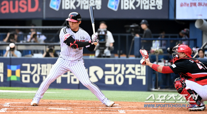 'You're welcome back, but...' Kim Tae-gun, who reached out to Oh Ji-hwan first, is glad to see him for a while... The game was cold