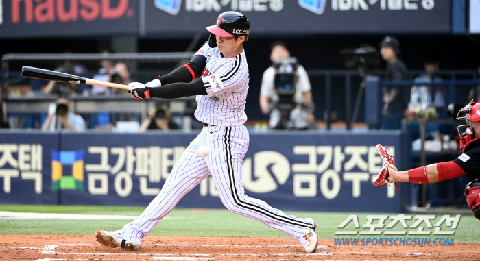 'You're welcome back, but...' Kim Tae-gun, who reached out to Oh Ji-hwan first, is glad to see him for a while... The game was cold