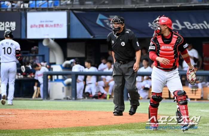 'You're welcome back, but...' Kim Tae-gun, who reached out to Oh Ji-hwan first, is glad to see him for a while... The game was cold