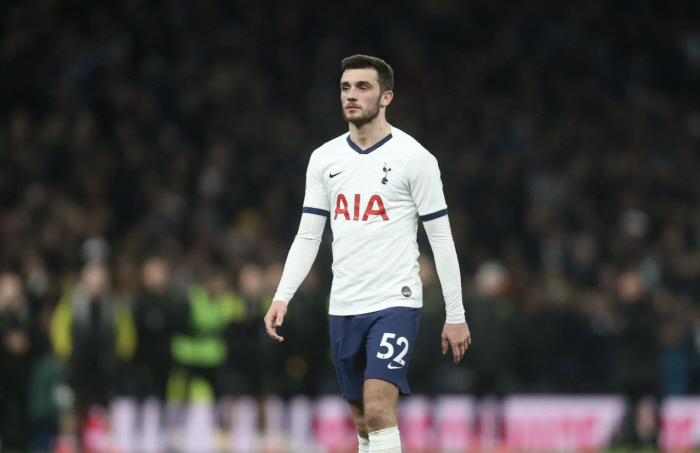 'Goodbye Sonny, I guess that's it for me' Tottenham's other failure. Post Kane' highly anticipated Parrott will eventually join Alkmaar